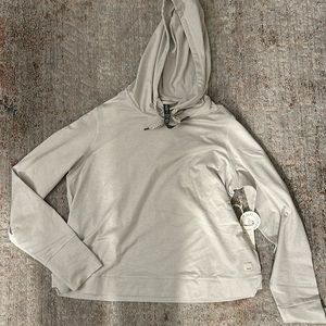 Vuori Women’s Medium Dream knit Hoodie NWT
